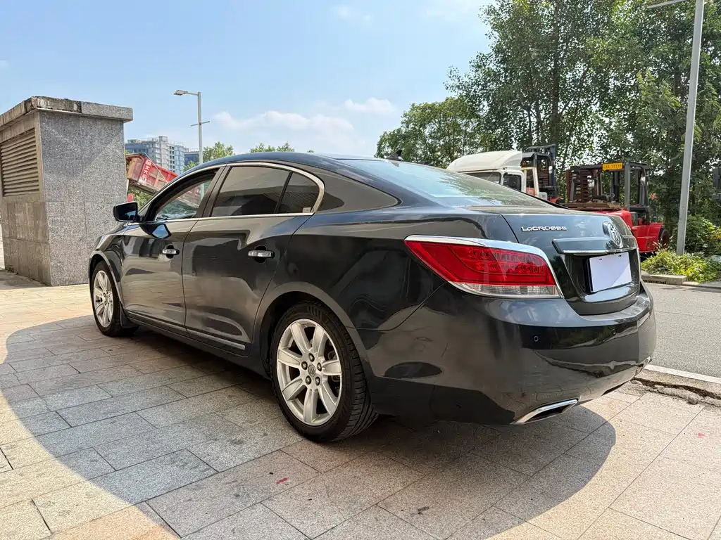 Buick LaCrosse — миниатюра 6