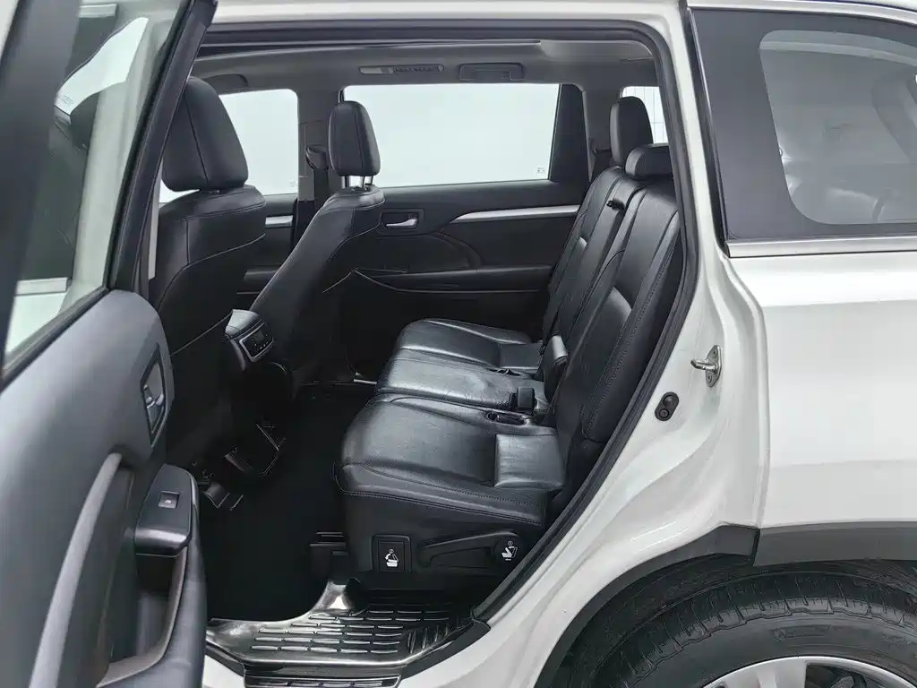 Toyota Highlander — миниатюра 15