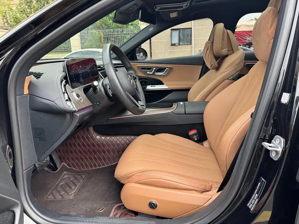 Mercedes-Benz E-Class — миниатюра 5