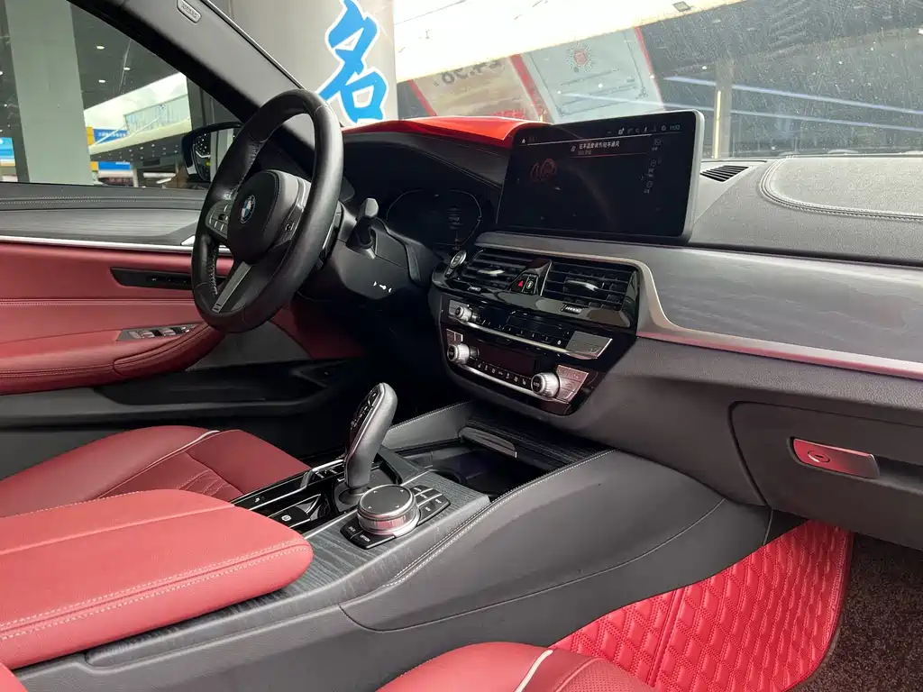 BMW 5 Series — миниатюра 11