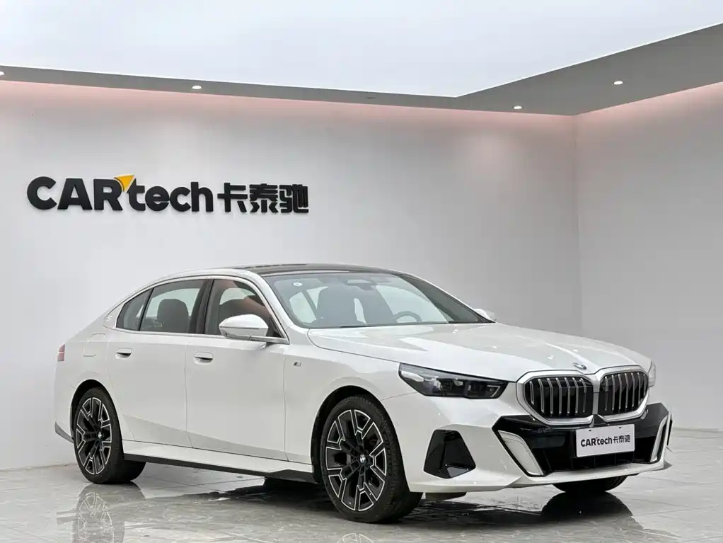 BMW 5 Series — миниатюра 6
