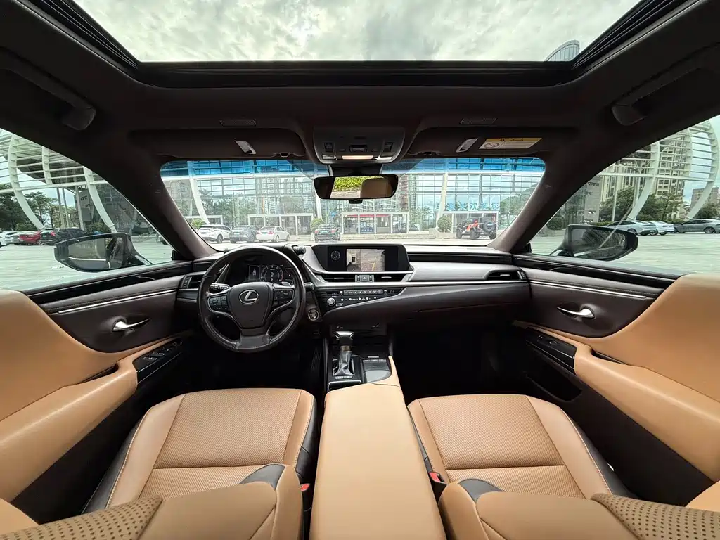 Lexus ES — миниатюра 5