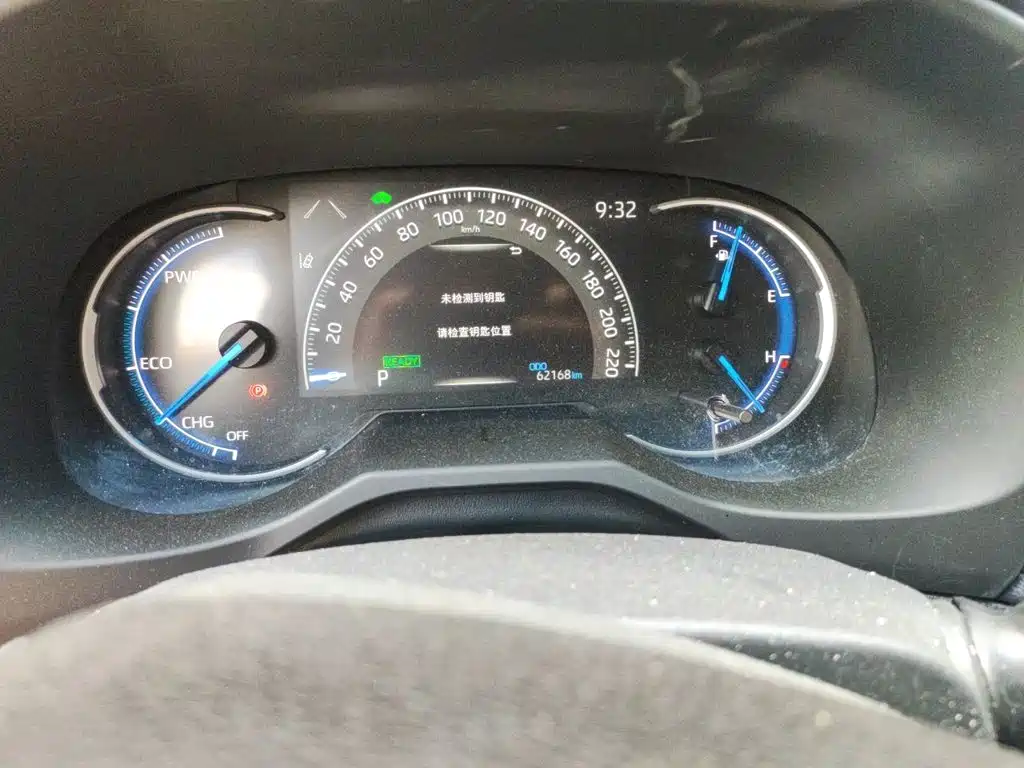 Toyota RAV4 — миниатюра 5