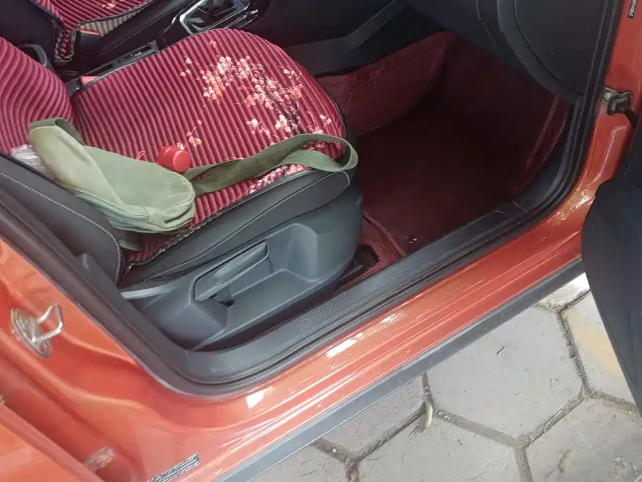 Volkswagen T-Roc — миниатюра 8