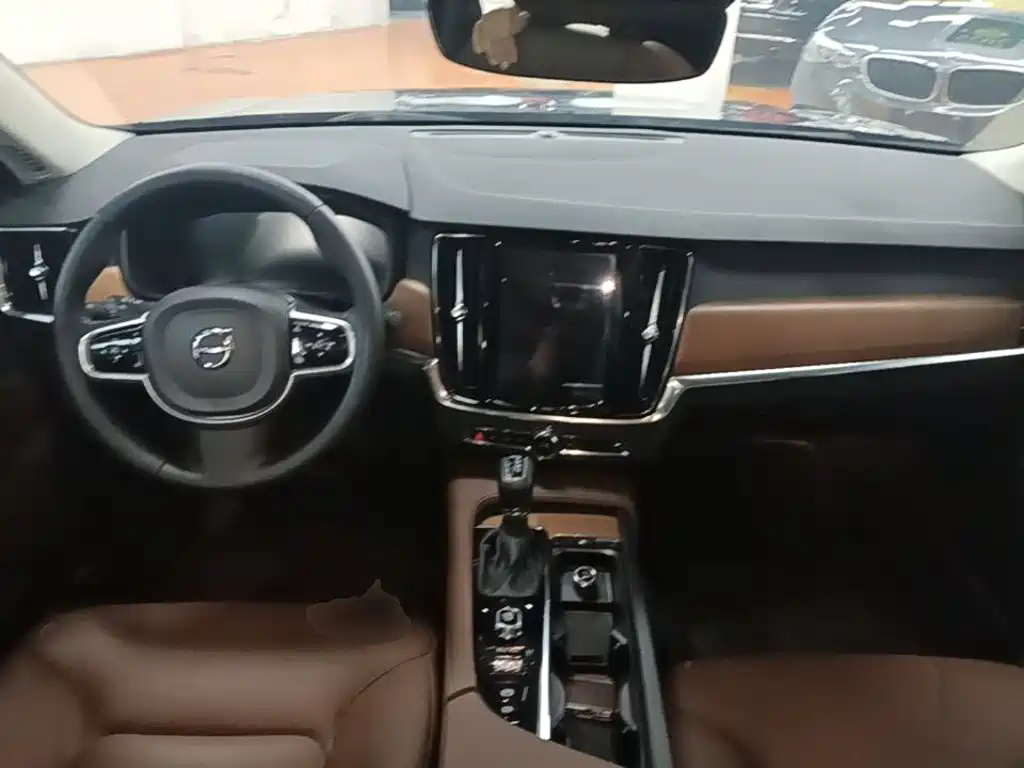 Volvo S90 — миниатюра 10