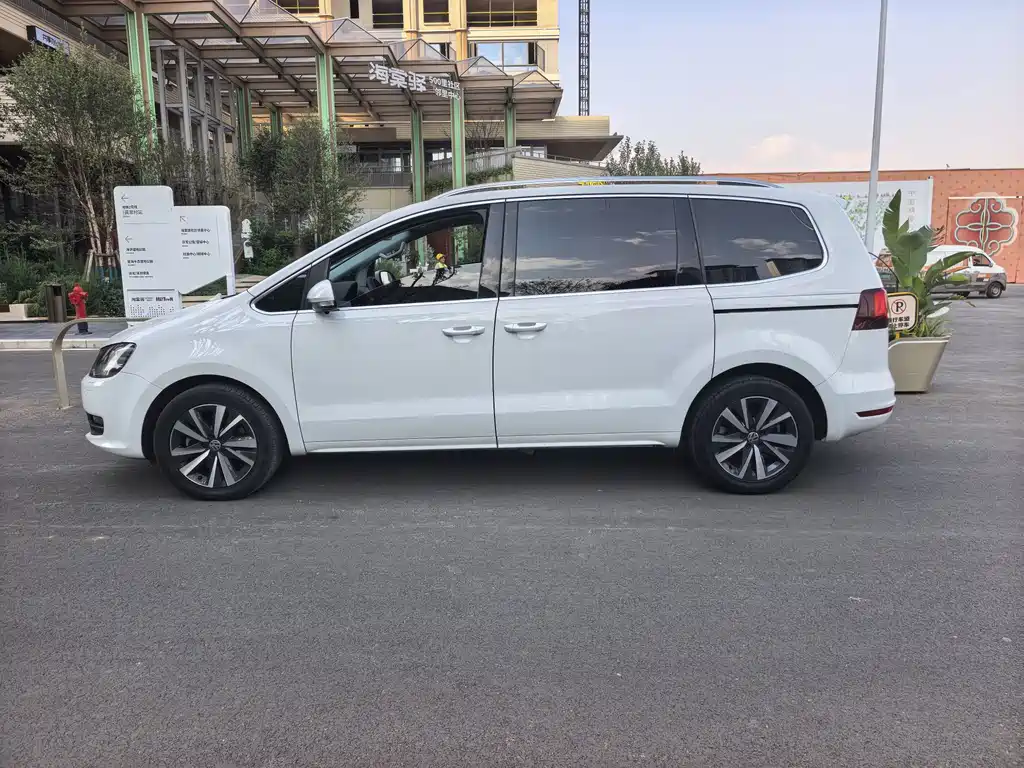 Volkswagen Sharan — миниатюра 3