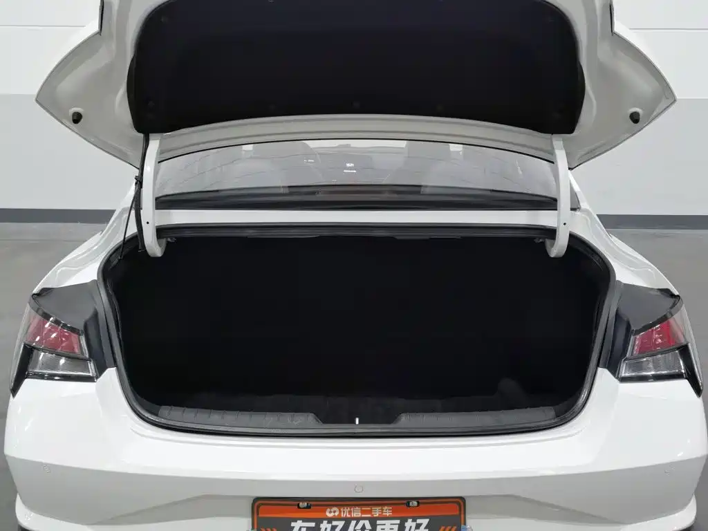 Hyundai Elantra — миниатюра 16