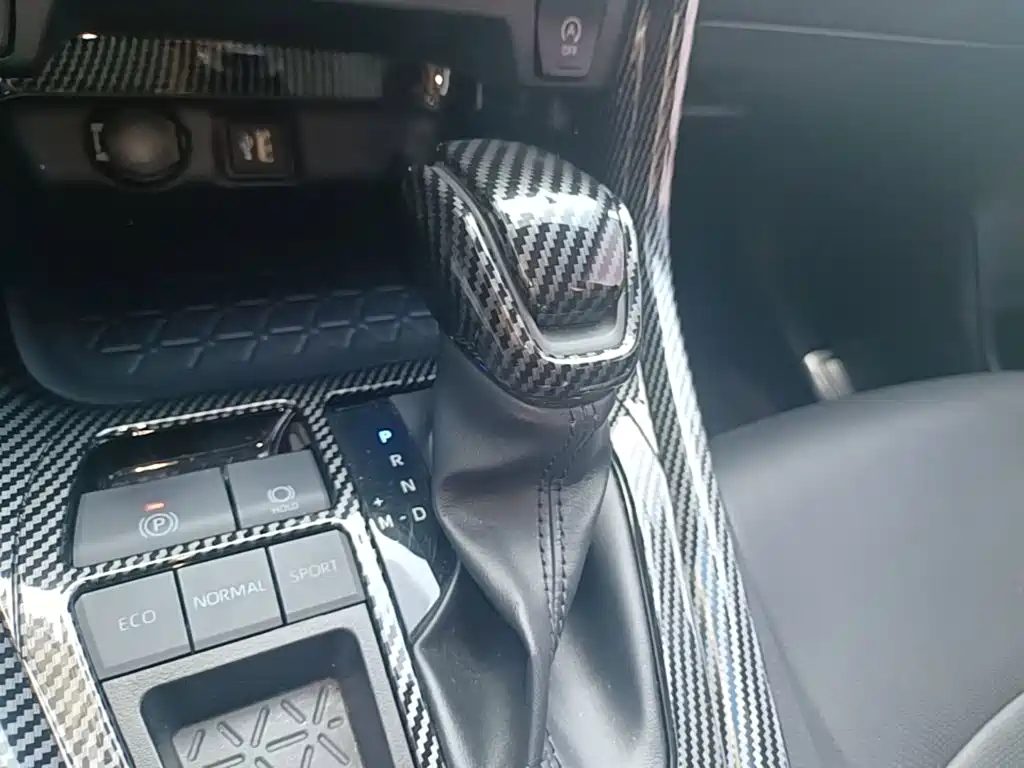 Toyota RAV4 — миниатюра 14