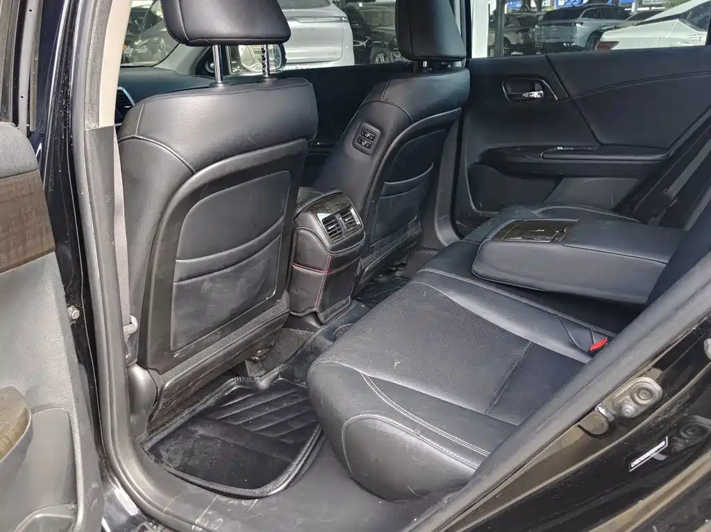 Honda Accord — миниатюра 7