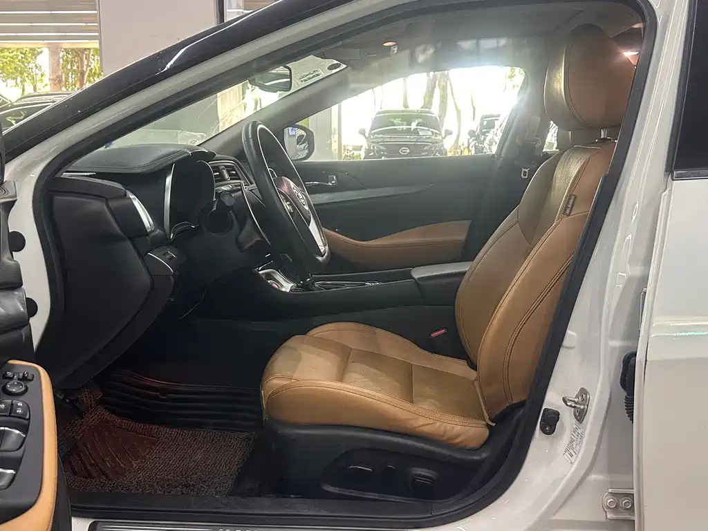 Nissan Cima — миниатюра 4