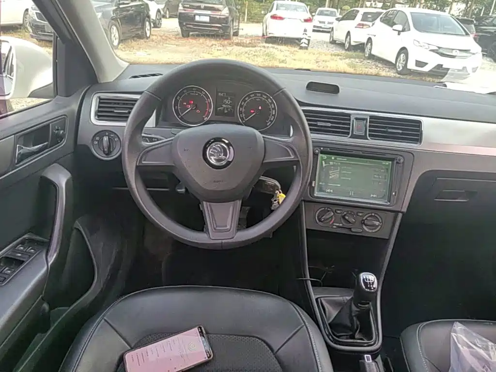 Skoda Rapid Spaceback — миниатюра 15