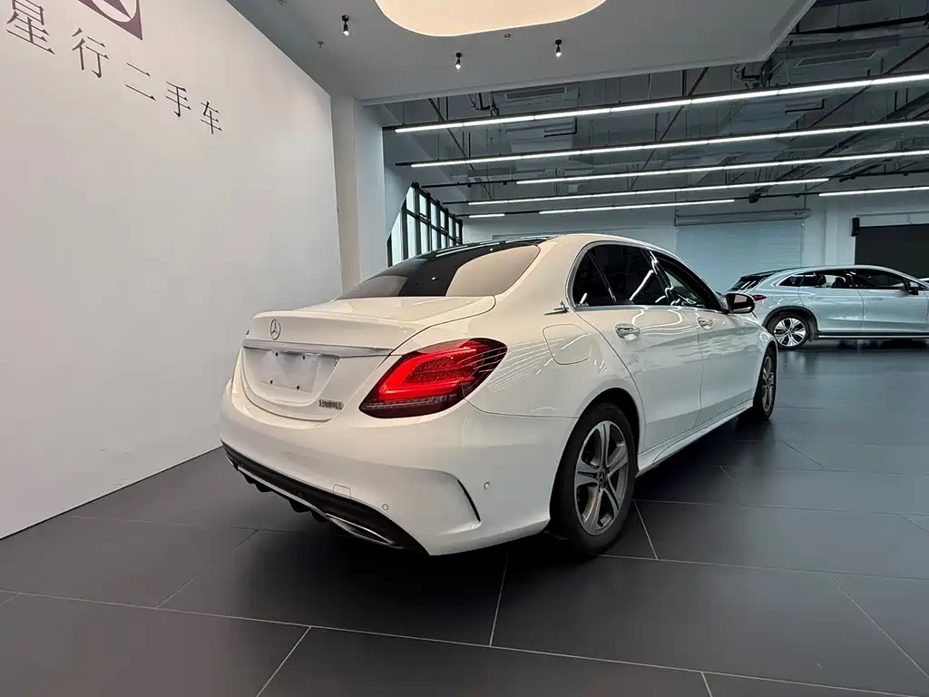 Mercedes-Benz C-Class — миниатюра 5