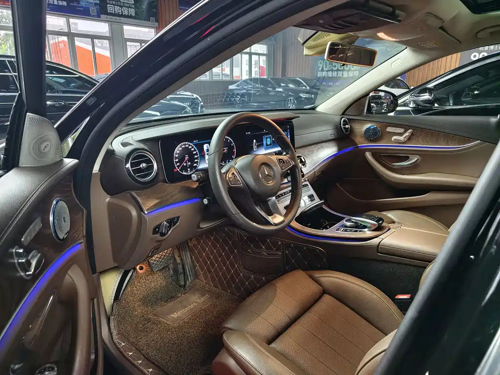 Mercedes-Benz E-Class — миниатюра 6