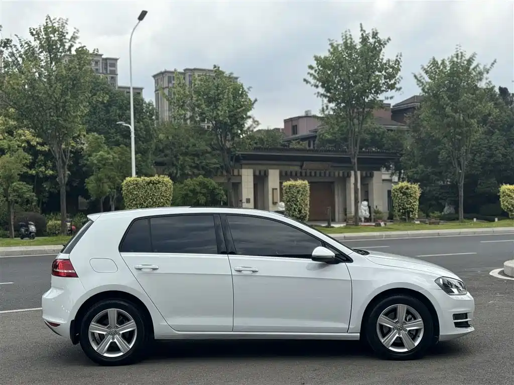 Volkswagen Golf — миниатюра 14