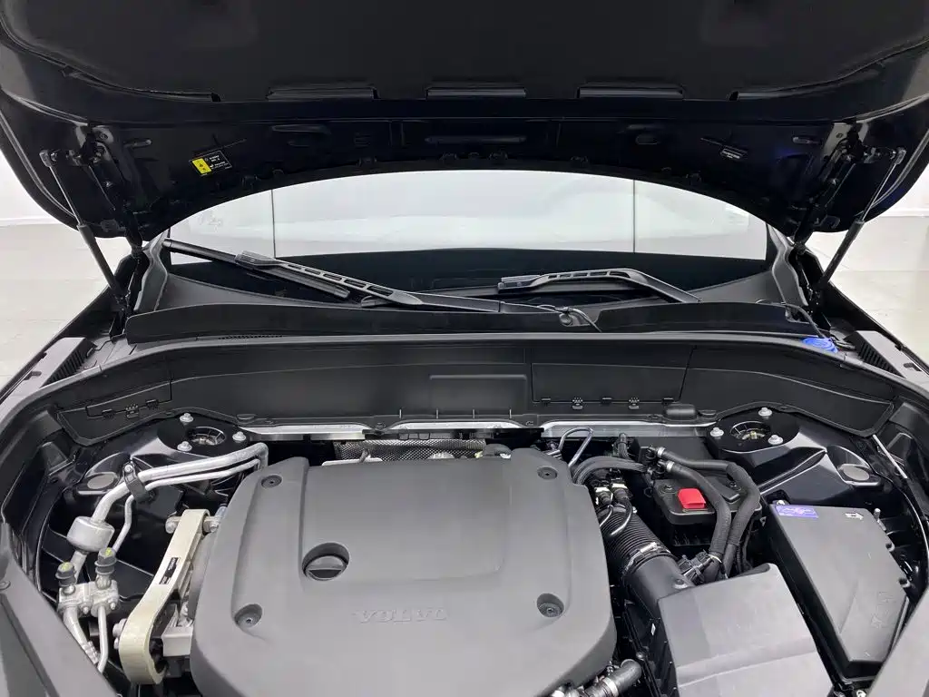 Volvo XC90 — миниатюра 9