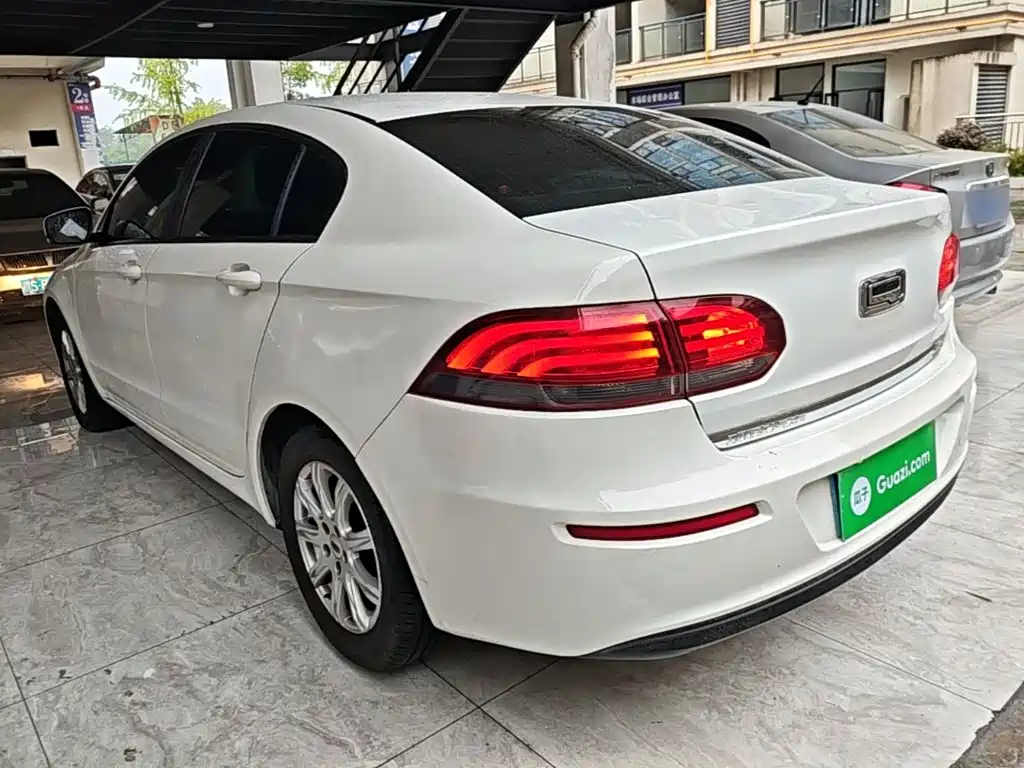 Qoros Qoros 3 — миниатюра 5