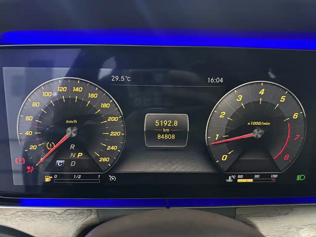Mercedes-Benz E-Class — миниатюра 19