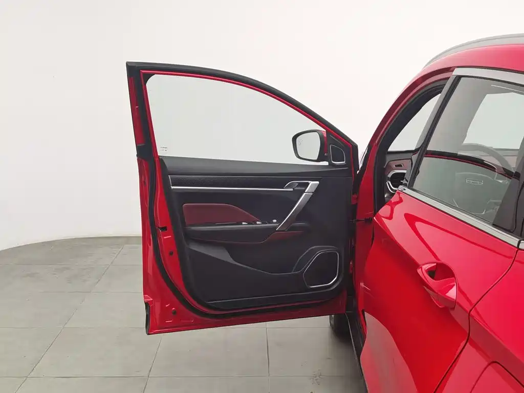 Geely Binyue — миниатюра 8