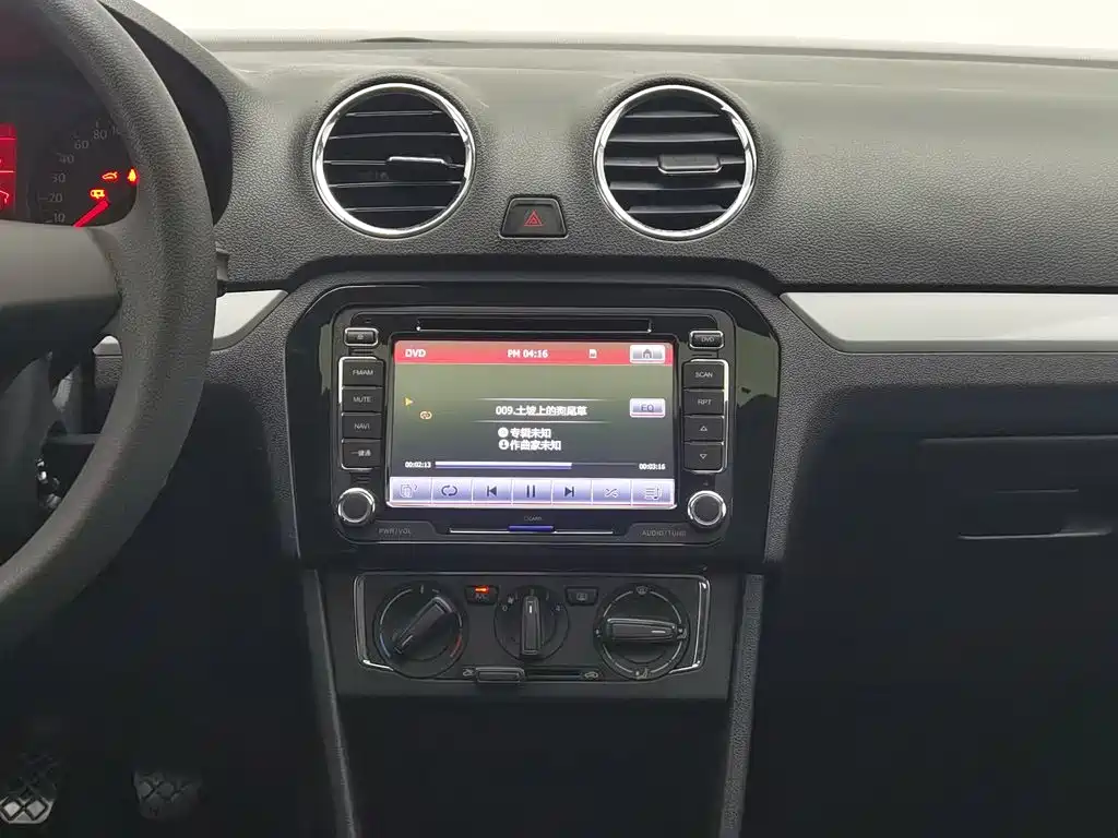 Volkswagen Jetta — миниатюра 12