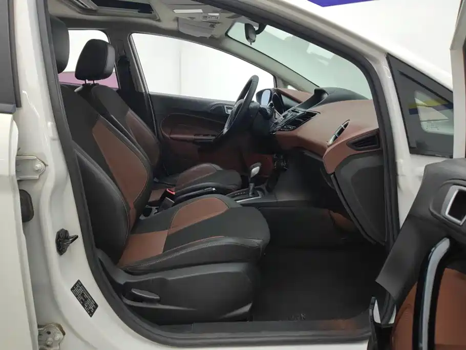 Ford Fiesta — миниатюра 8