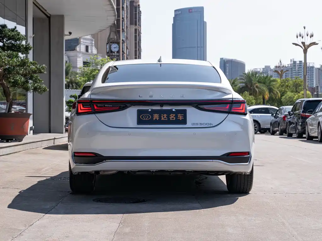 Lexus ES — миниатюра 5