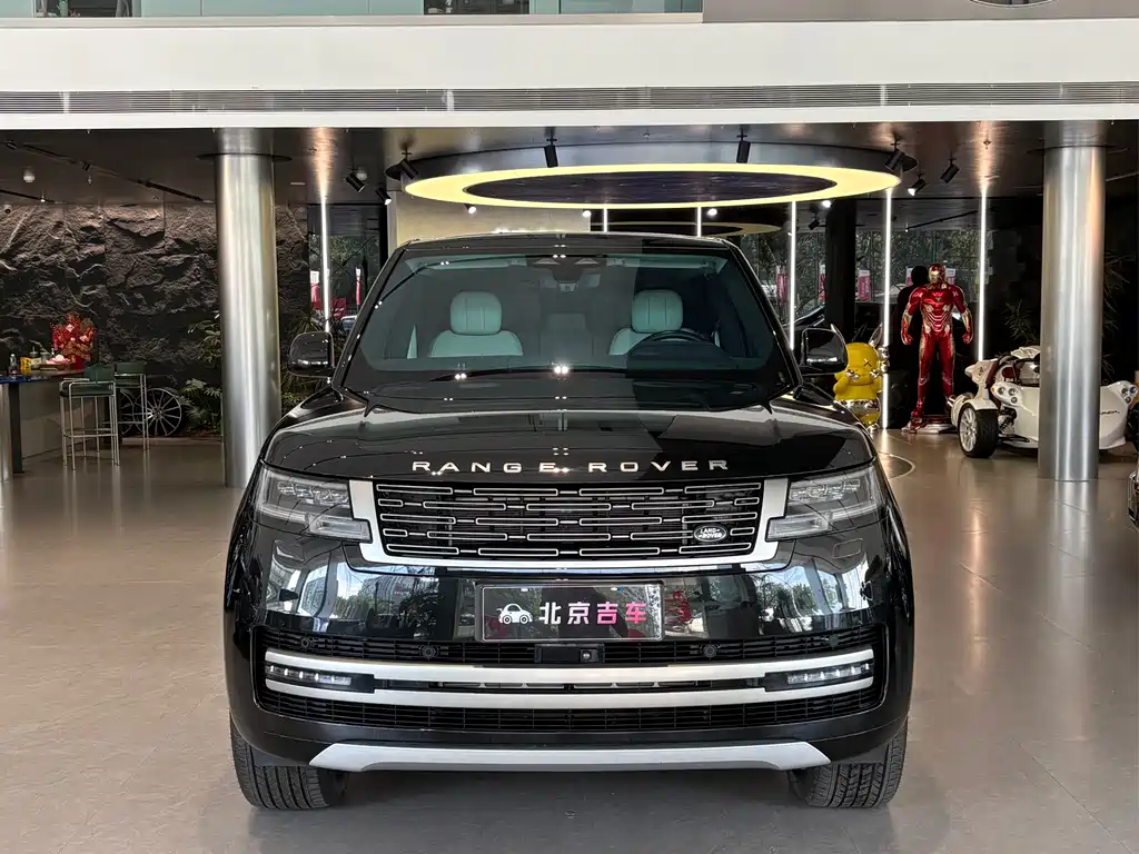 Land Rover Range Rover 2024 3.0 L6 400PS Long Wheelbase мест