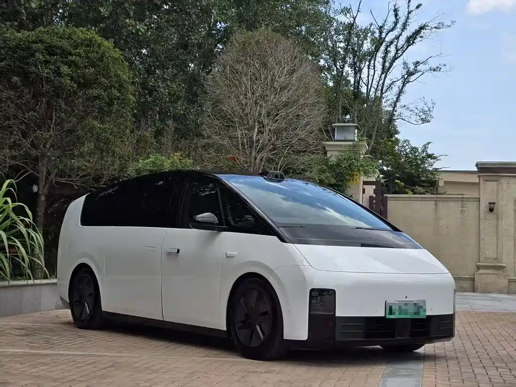 Li Auto Li MEGA — миниатюра 3