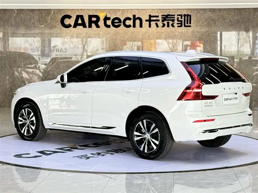 Volvo XC60 2024 B5 Luxury