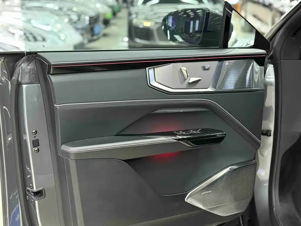 HiPhi GAO HE HIPHI Y