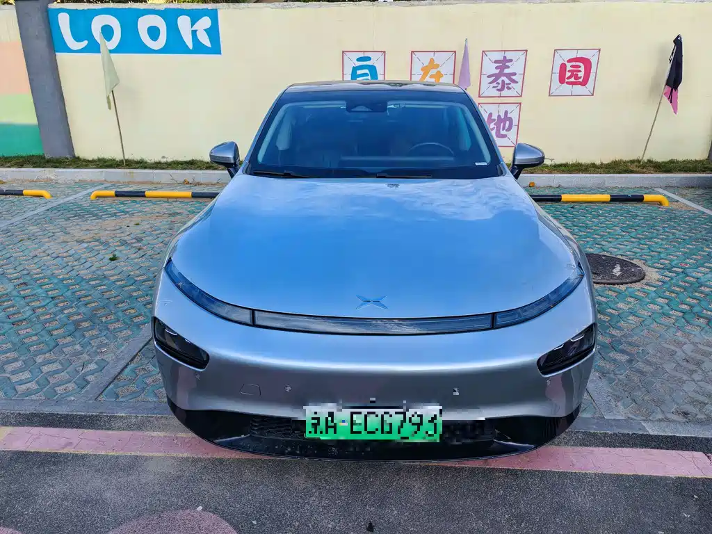 XPeng P7 — миниатюра 2