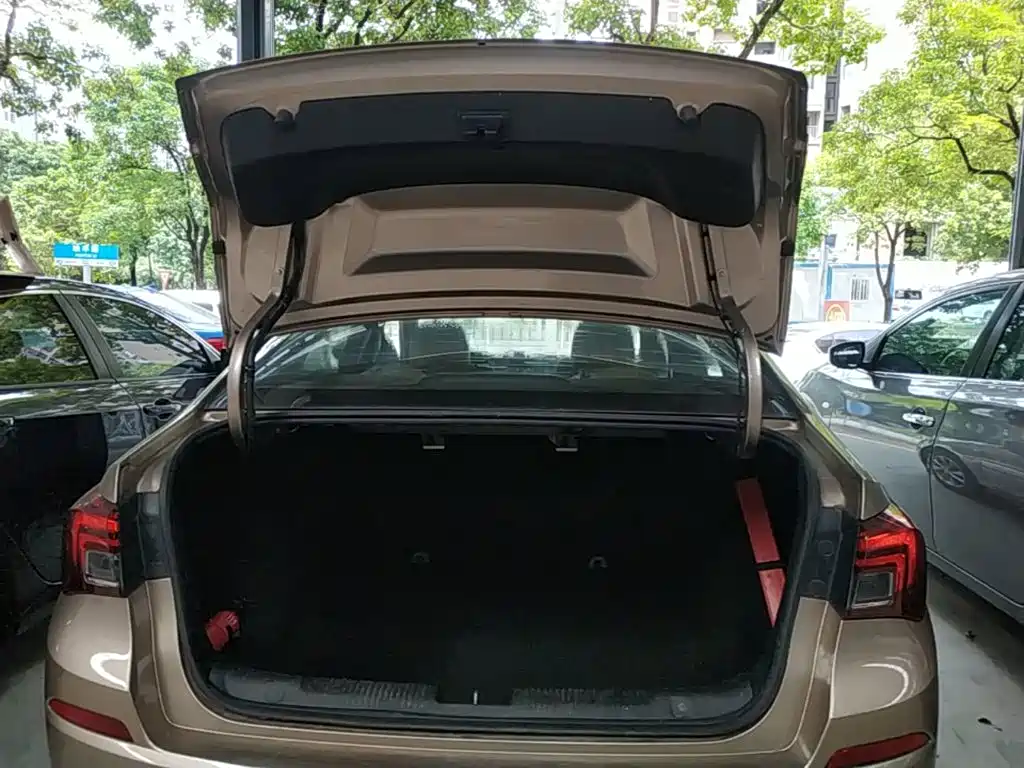 Buick Excelle — миниатюра 19