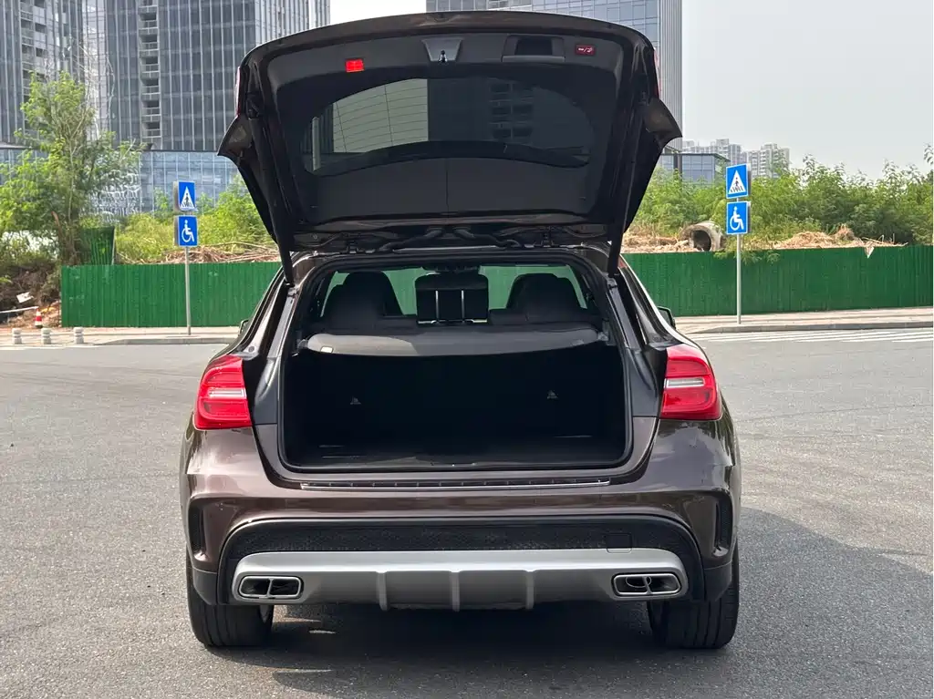 Mercedes-Benz GLA AMG — миниатюра 18