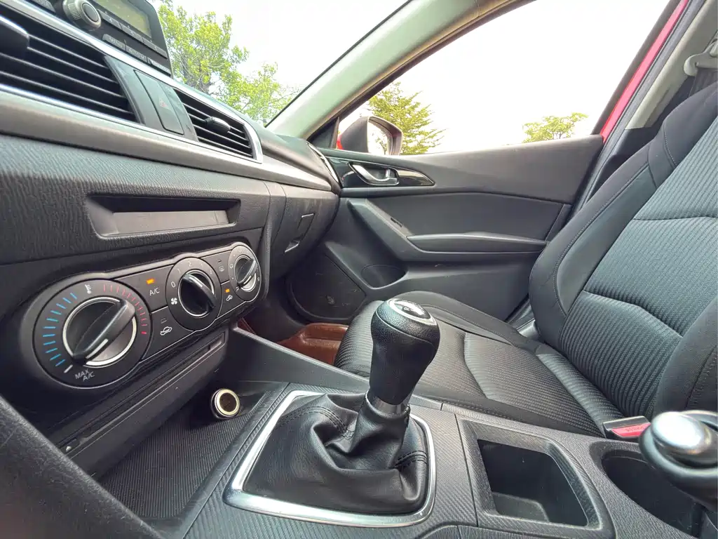 Mazda 3 Axela — миниатюра 17