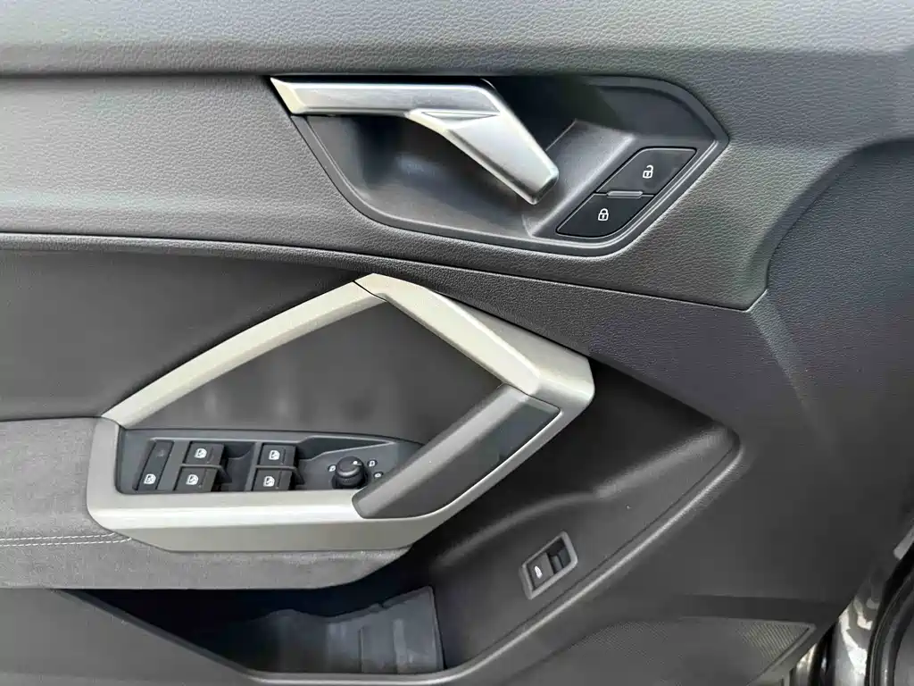 Audi Q3 2023 35 TFSI Fashion (1.4T)