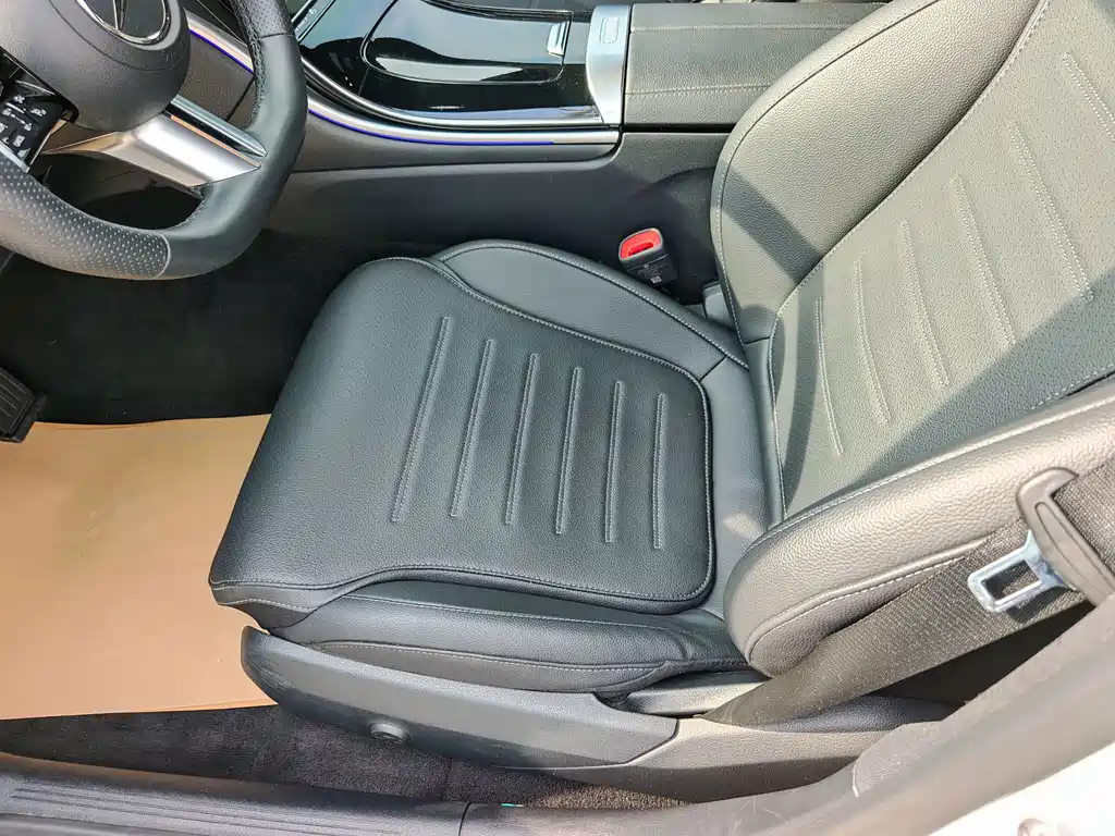 Mercedes-Benz C-Class — миниатюра 14