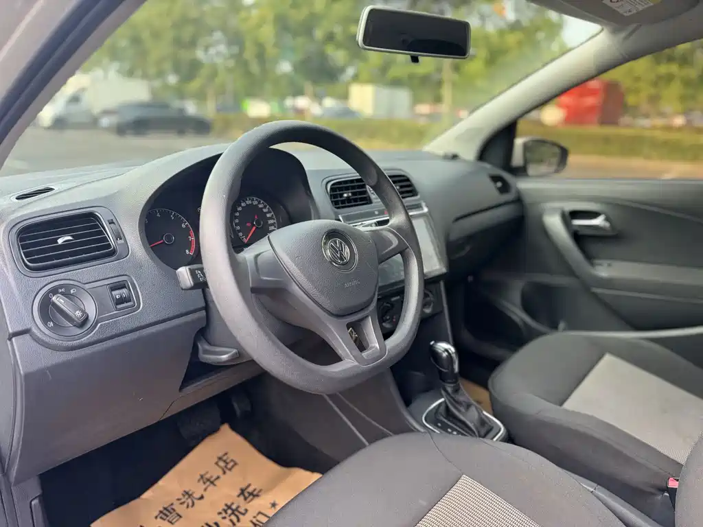 Volkswagen Polo — миниатюра 5