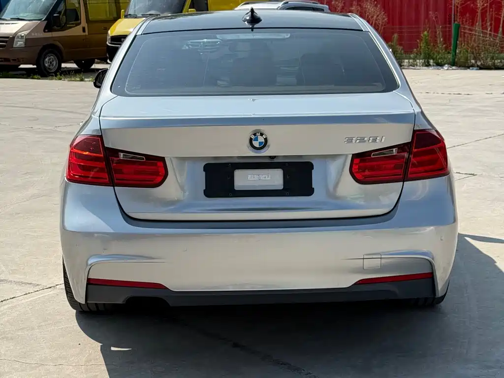 BMW 3 Series — миниатюра 9