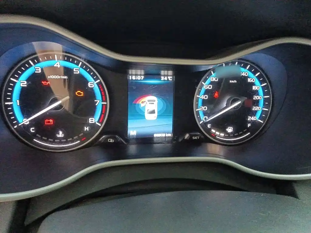 Geely Emgrand - фото 4