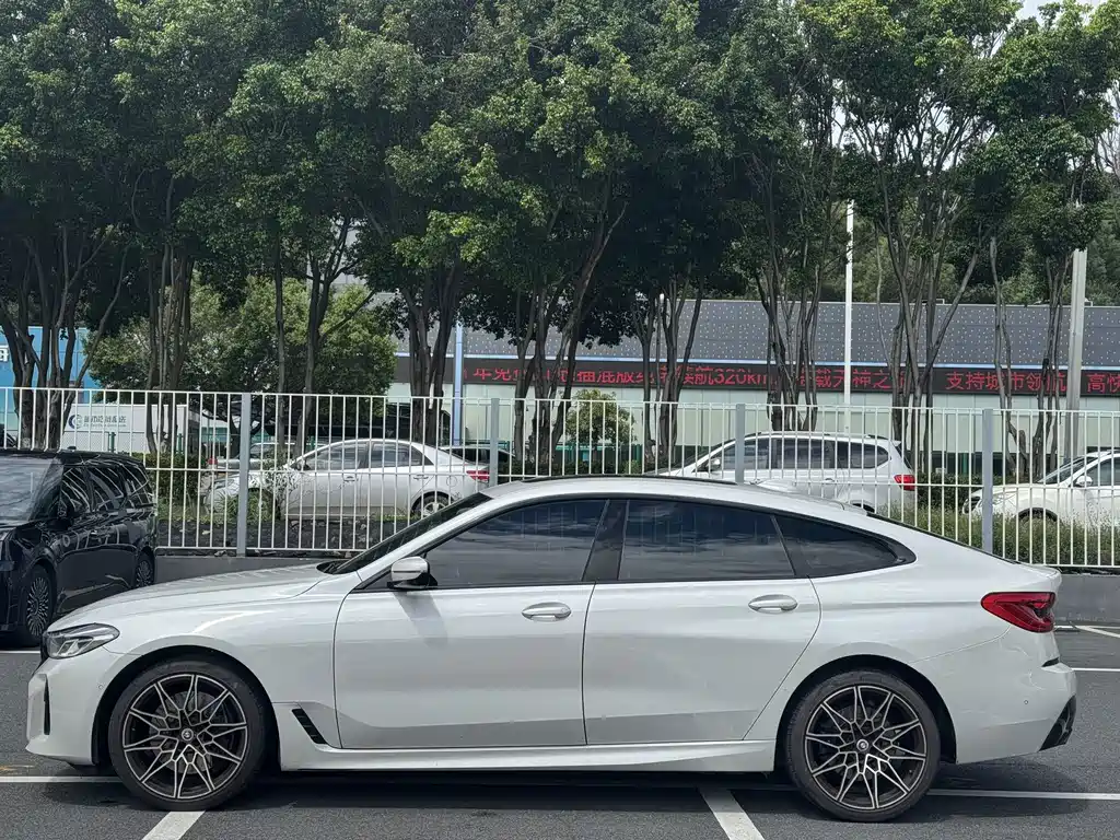 BMW 6 Series GT — миниатюра 8