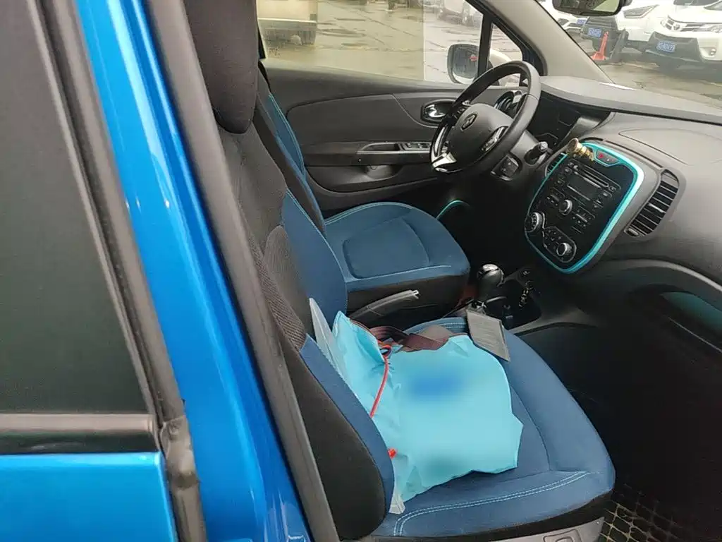 Renault Captur — миниатюра 25