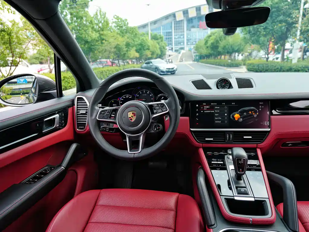 Porsche Cayenne — миниатюра 7