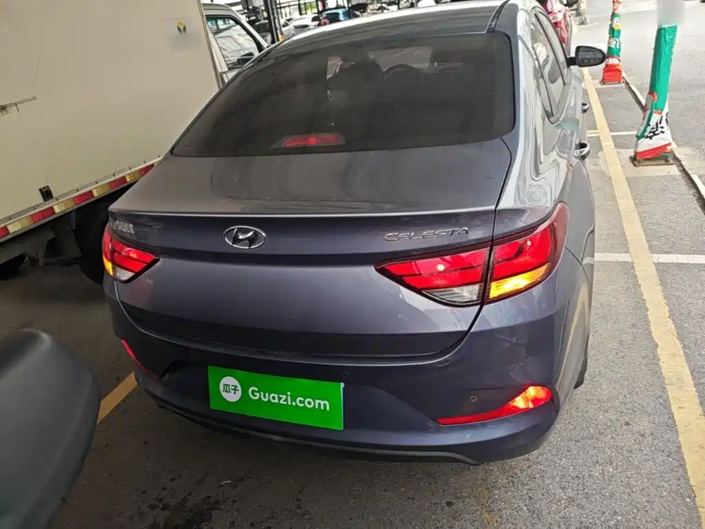 Hyundai Elantra — миниатюра 6