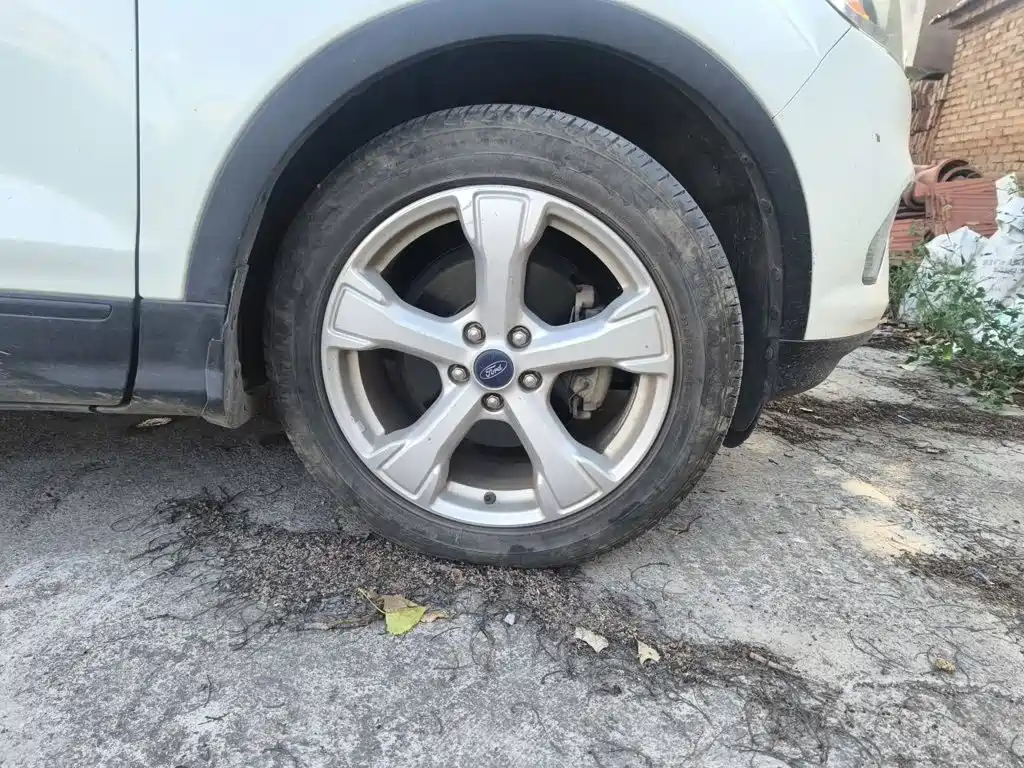 Ford Kuga — миниатюра 8