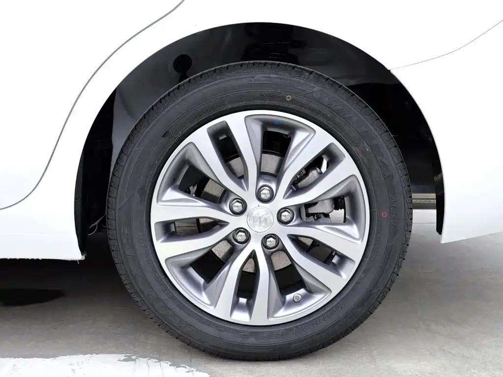 Buick Excelle — миниатюра 9