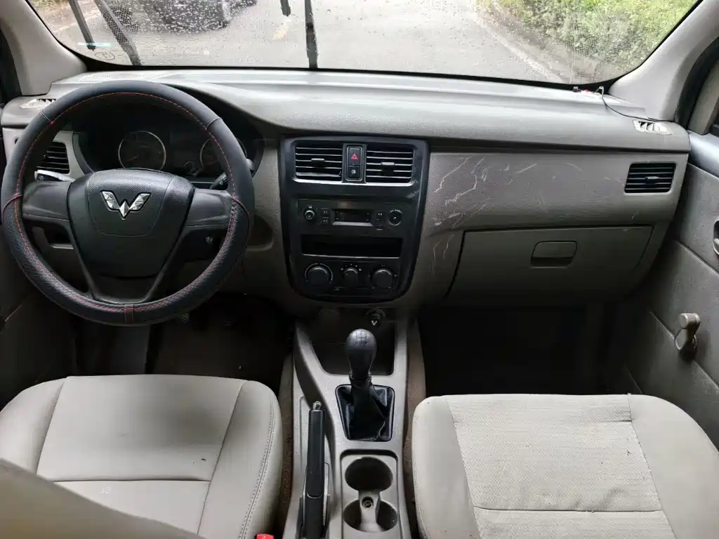 Wuling Rongguang V — миниатюра 8