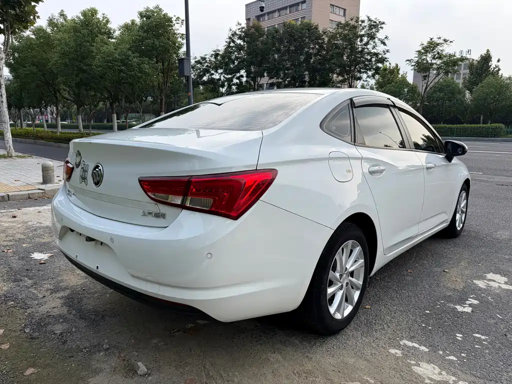 Buick Verano — миниатюра 4