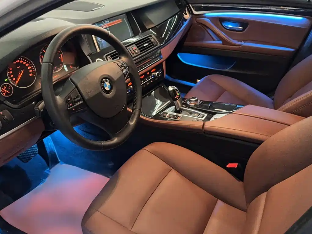 BMW 5 Series — миниатюра 13