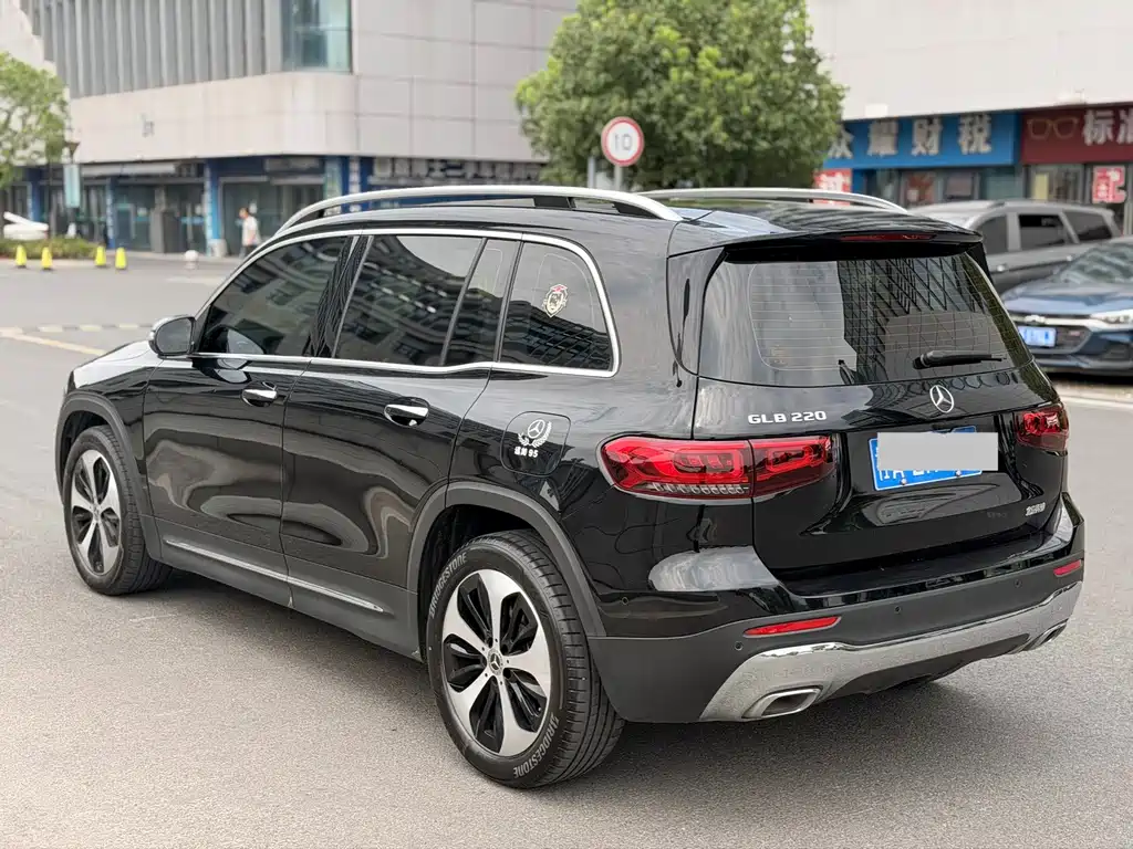 Mercedes-Benz GLB — миниатюра 13