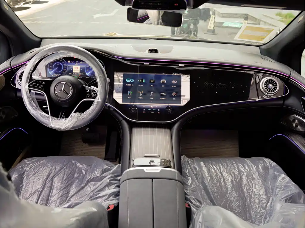 Mercedes-Benz EQS SUV — миниатюра 12