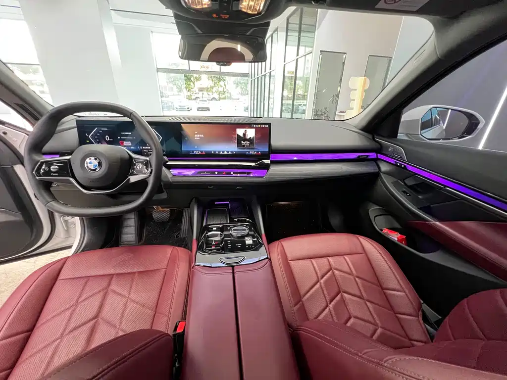 BMW 5 Series — миниатюра 6